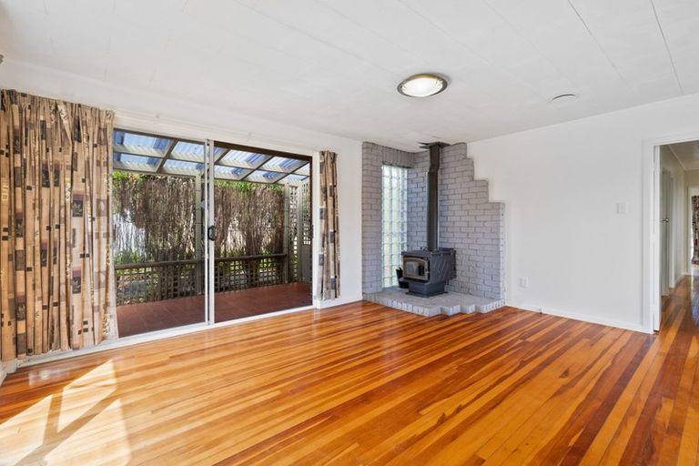 Photo of property in 20 Spencer Road, Pinehill, Auckland, 0632