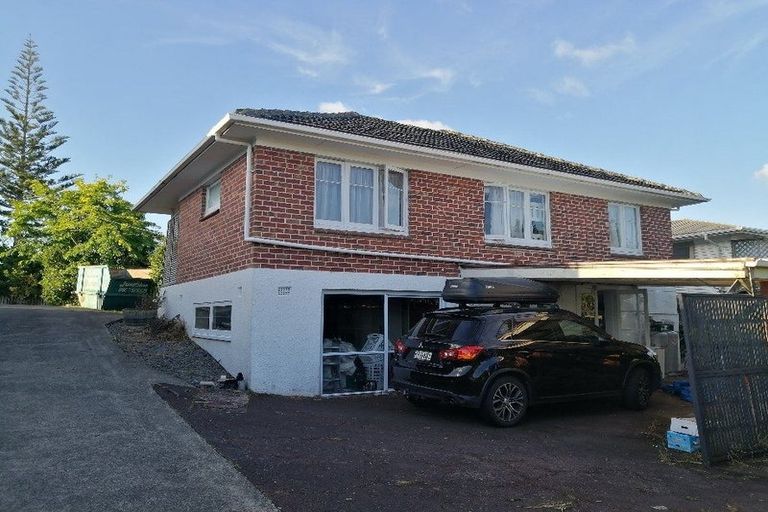 Photo of property in 32 Golf Road, New Lynn, Auckland, 0600