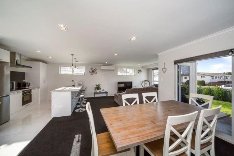 Photo of property in 33 Kamahi Avenue, Hawera, 4610