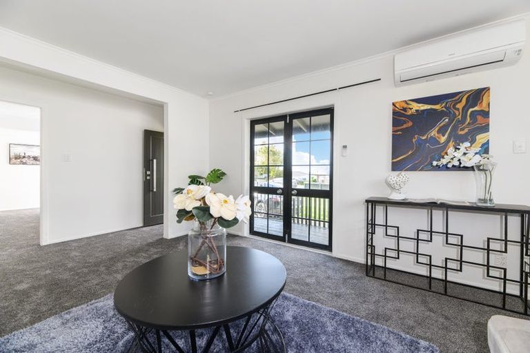 Photo of property in 276 Sturges Road, Henderson, Auckland, 0612