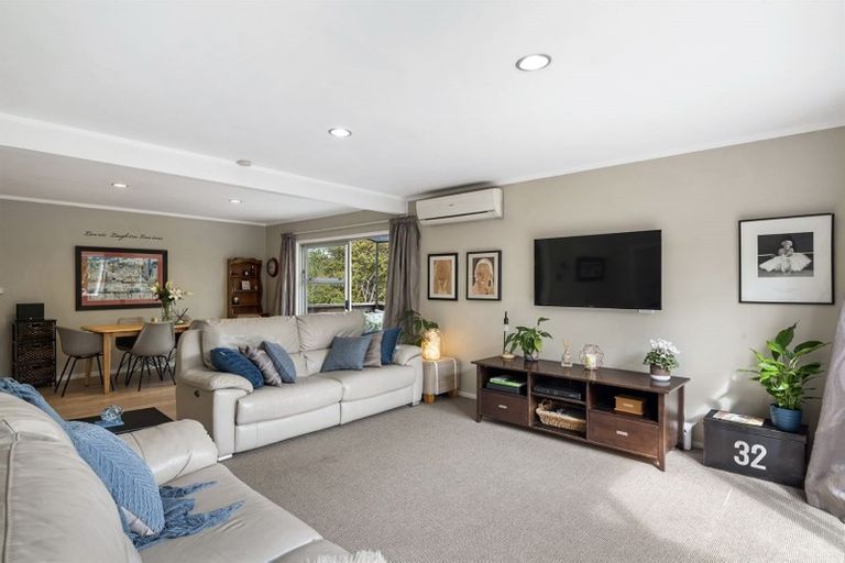 Photo of property in 52 Danbury Drive, Torbay, Auckland, 0630