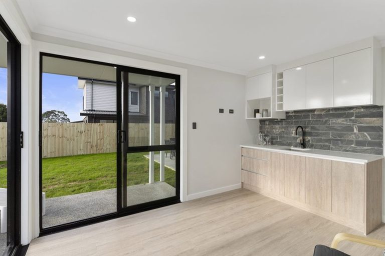 Photo of property in 14 Mutetai Road, Clarks Beach, 2122