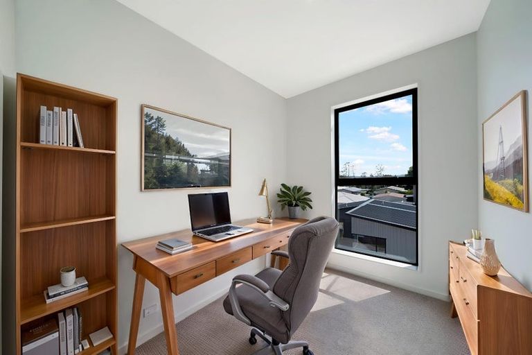 Photo of property in 1/107 Hobsonville Road, West Harbour, Auckland, 0618