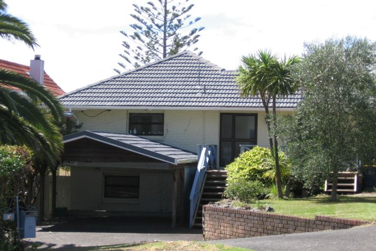 Photo of property in 2/3 Rae Road, Campbells Bay, Auckland, 0620