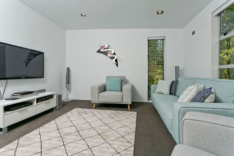 Photo of property in 16c Charmaine Road, Torbay, Auckland, 0630