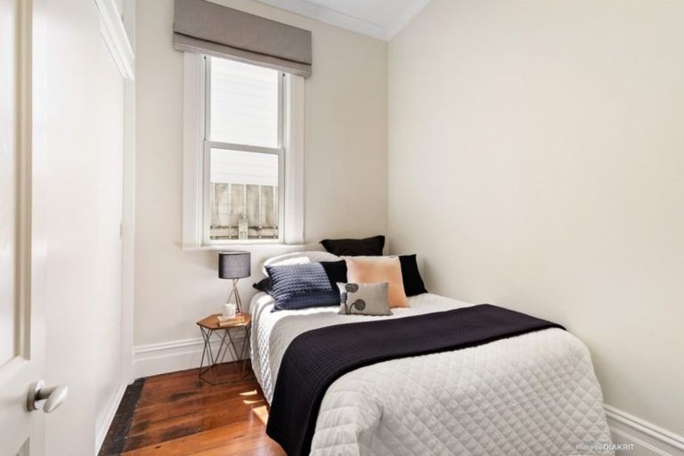 Photo of property in 30 Mornington Road, Brooklyn, Wellington, 6021