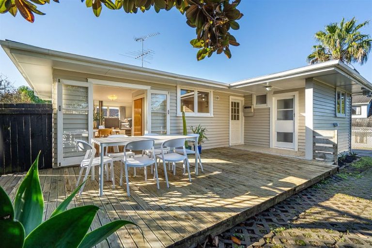 Photo of property in 11 Church Street, Northcote Point, Auckland, 0627