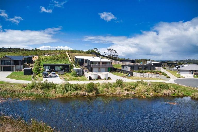 Photo of property in 32 Northcoast Place, Mangawhai Heads, Mangawhai, 0505