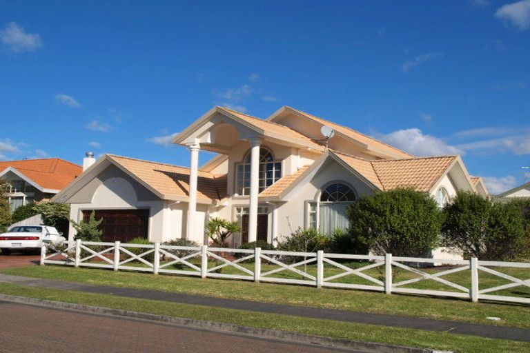 Photo of property in 1 Thirlmere Rise, Northpark, Auckland, 2013