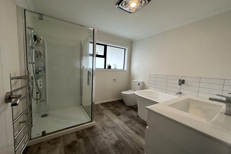 Photo of property in 5 Kerrigan Crescent, Wallaceville, Upper Hutt, 5018