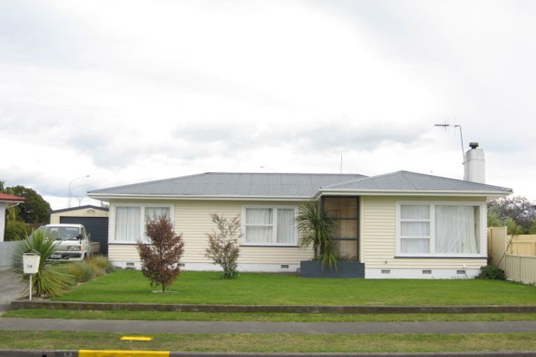Photo of property in 14 Downing Avenue, Pirimai, Napier, 4112