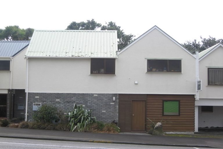 Photo of property in 407a Devon Street East, Strandon, New Plymouth, 4312