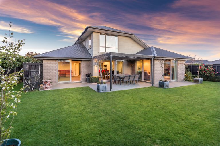 Photo of property in 32 Date Crescent, Aidanfield, Christchurch, 8025