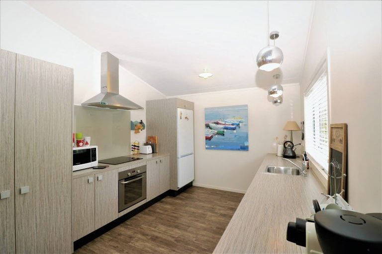 Photo of property in 43 Kon Tiki Road, Whiritoa, Whangamata, 3691