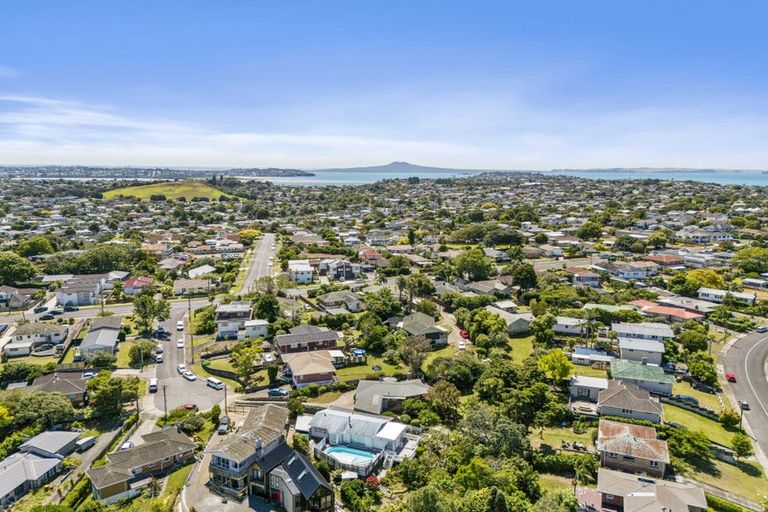 Photo of property in 6 Dell Way, Bucklands Beach, Auckland, 2014