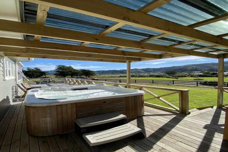 Photo of property in 112 Upper Fitzherbert Road, Wainuiomata, 5373