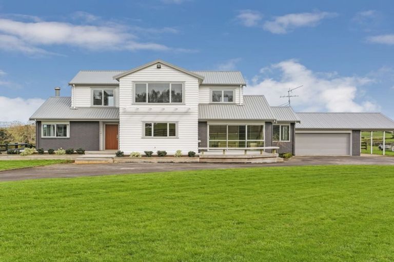 Photo of property in 42 Bream Revel Way, Karaka, Papakura, 2580