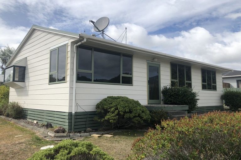 Photo of property in 17 Runuku Grove, Turangi, 3334