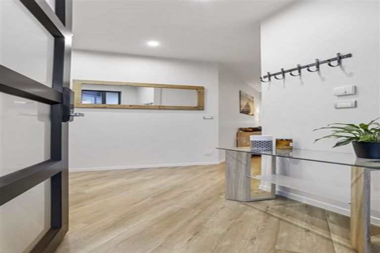 Photo of property in 16 Huarahi Pai Road, Huapai, Kumeu, 0810