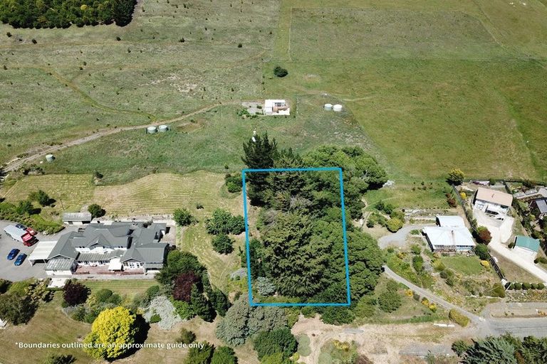 Photo of property in 1 Oxford Street, Waikari, 7420