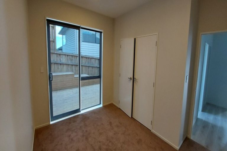 Photo of property in 8 Barrique Road, Kumeu, 0810