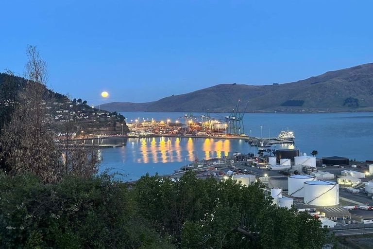 Photo of property in 68 Cressy Terrace, Lyttelton, 8082