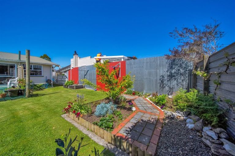 Photo of property in 29 Douglas Street, Hawera, 4610