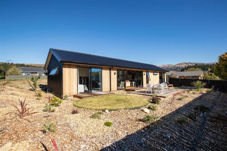 Photo of property in 31 Alice Burn Drive, Luggate, Wanaka, 9383
