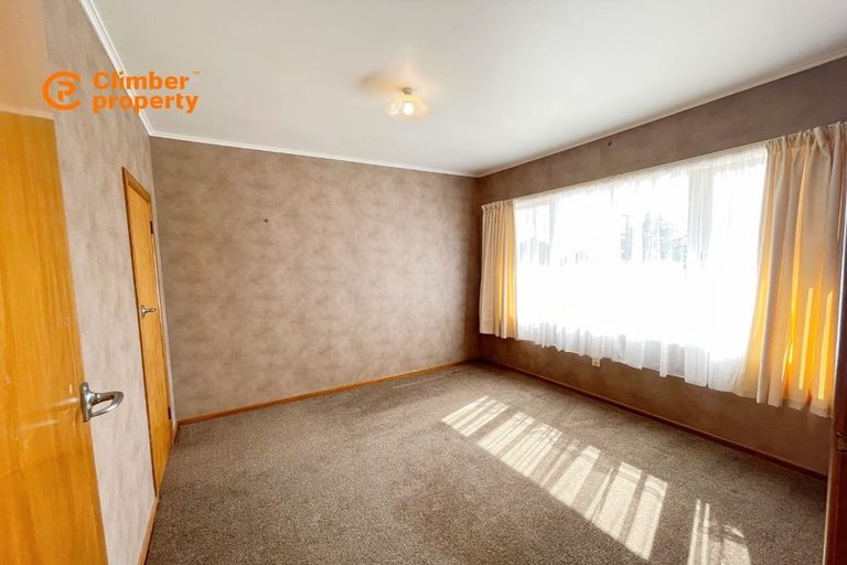 Photo of property in 28 Gilliam Street, New Lynn, Auckland, 0600