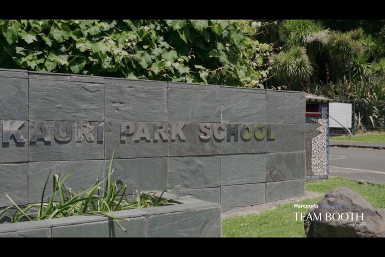 Photo of property in 2/22 Rangatira Road, Birkenhead, Auckland, 0626