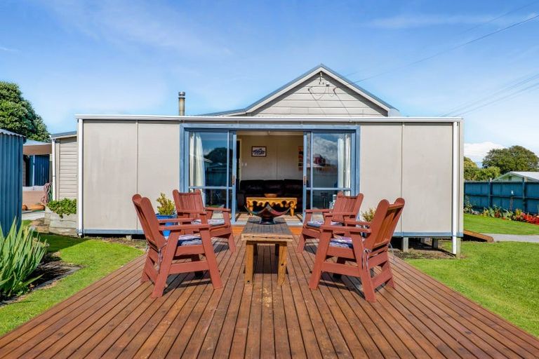 Photo of property in 10 Tauranga-a-ika Street, Manaia, 4612