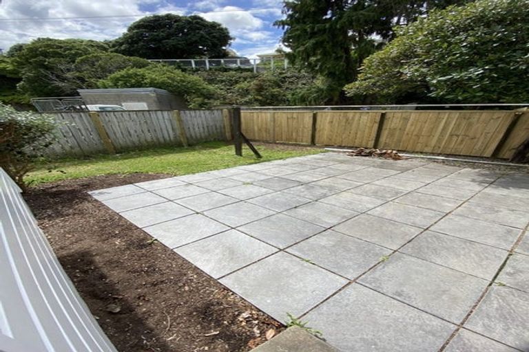 Photo of property in 9/21 Collins Avenue, Tawa, Wellington, 5028