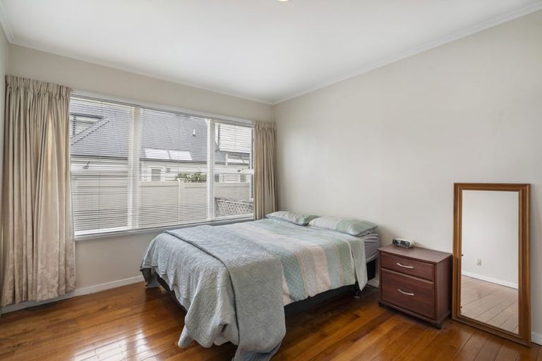 Photo of property in 1/221 Hurstmere Road, Takapuna, Auckland, 0622