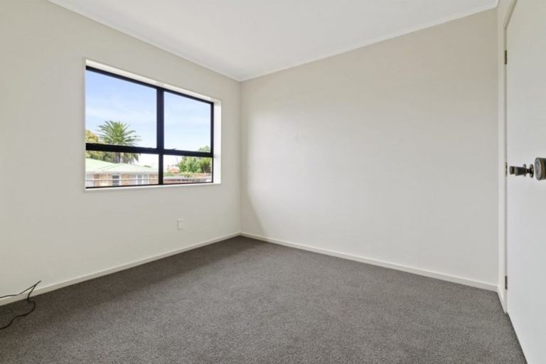 Photo of property in 1/8a View Road, Papakura, 2110