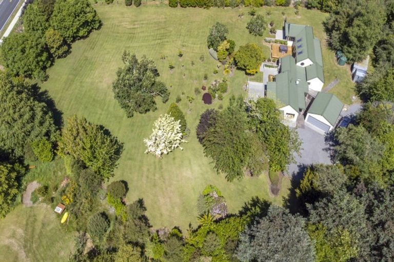 Photo of property in 71 Gillespie Place, Acacia Bay, Taupo, 3385