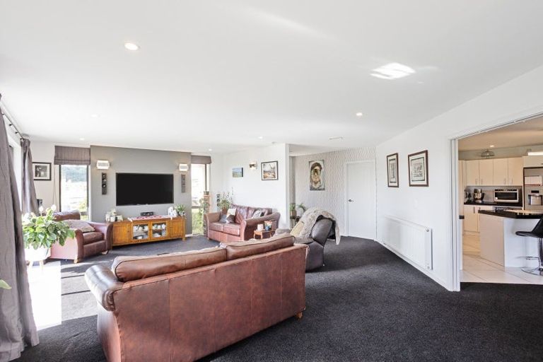 Photo of property in 56 Sunrise Drive, Seaward Bush, Invercargill, 9812