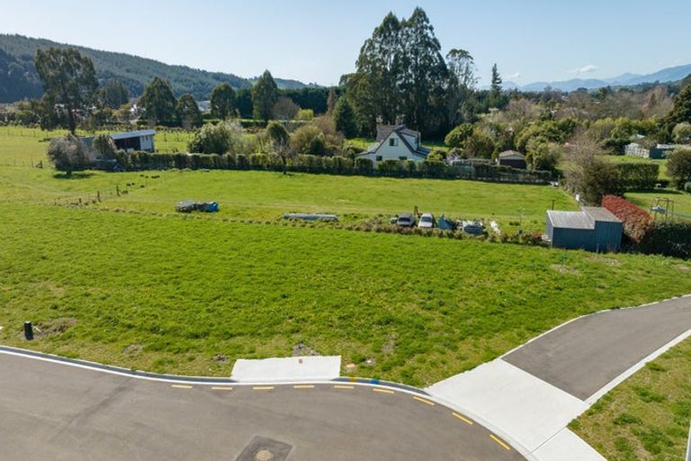 Photo of property in 9 Pyke Place, Wakefield, 7025