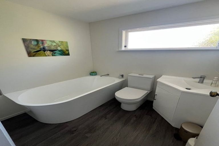 Photo of property in 51 Thurleigh Grove, Karori, Wellington, 6012