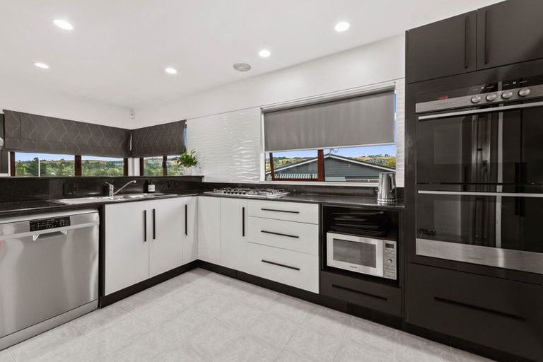 Photo of property in 37 Carter Drive, Pomare, Rotorua, 3015