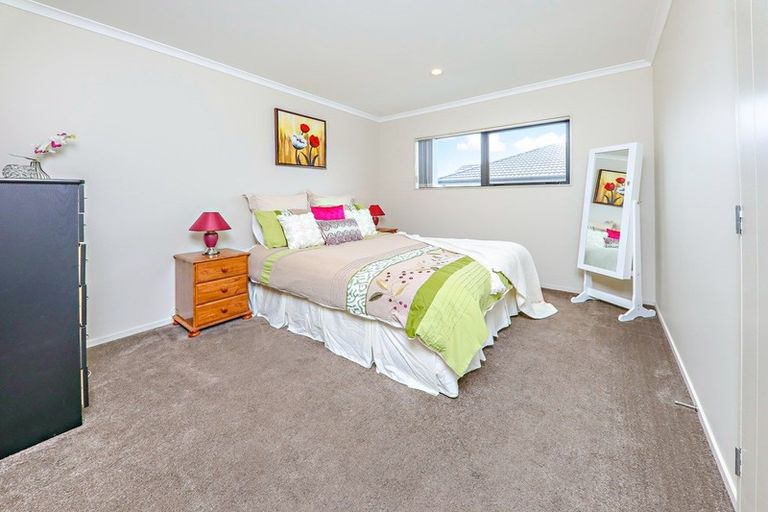 Photo of property in 18 Andover Way, Goodwood Heights, Auckland, 2105