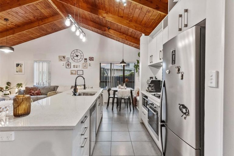 Photo of property in 1/6 Daytona Road, Henderson, Auckland, 0610