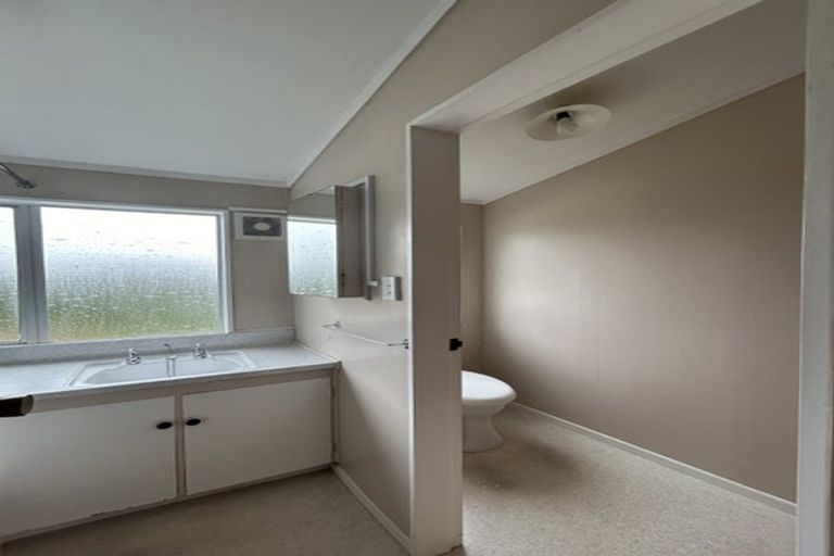 Photo of property in 99a Allington Road, Karori, Wellington, 6012