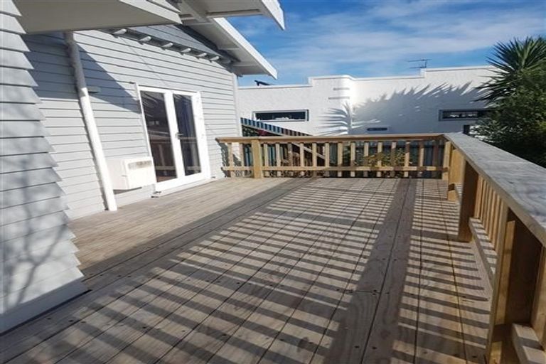 Photo of property in 2 Chilman Street, Strandon, New Plymouth, 4312