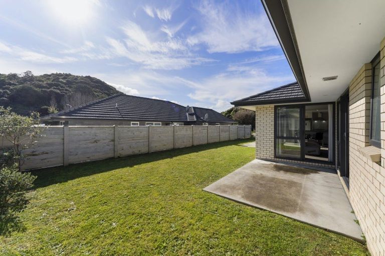 Photo of property in 16 Tradewinds Drive, Whitby, Porirua, 5024