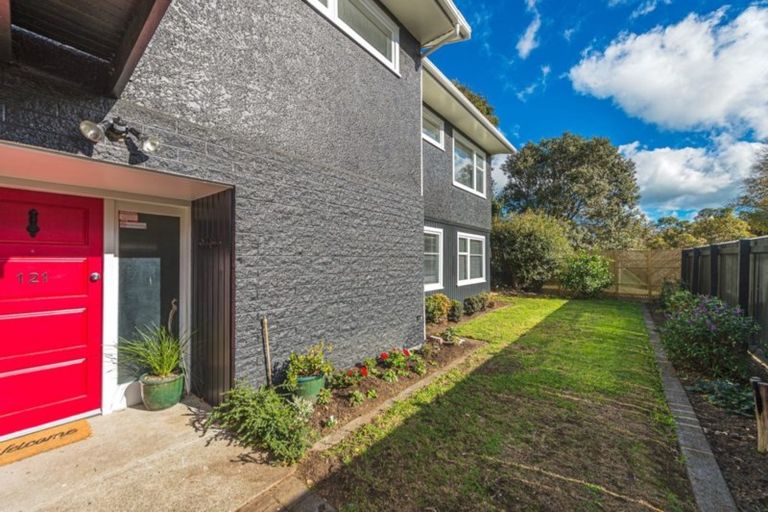 Photo of property in 121 Great North Road, Saint Johns Hill, Whanganui, 4501