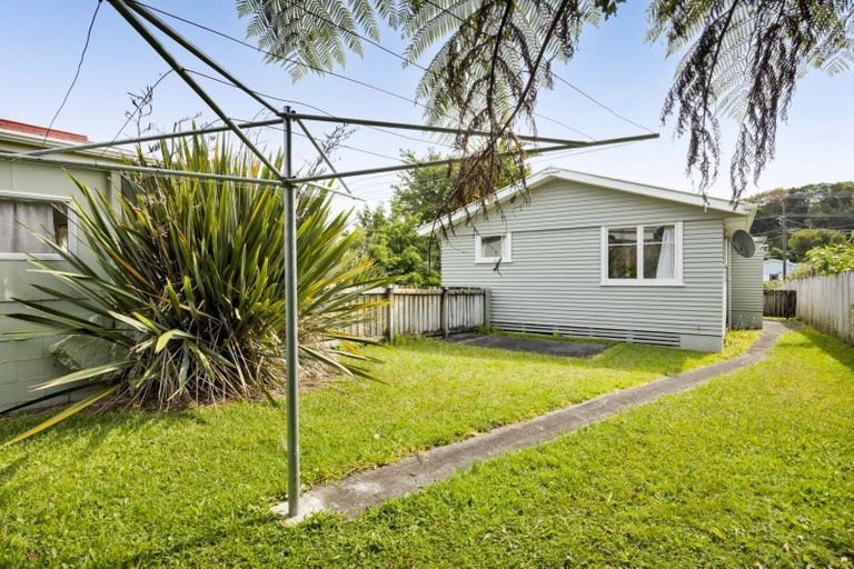 Photo of property in 19 Oranga Street, Marfell, New Plymouth, 4310
