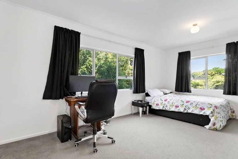 Photo of property in 1/6 Helvetia Drive, Browns Bay, Auckland, 0630