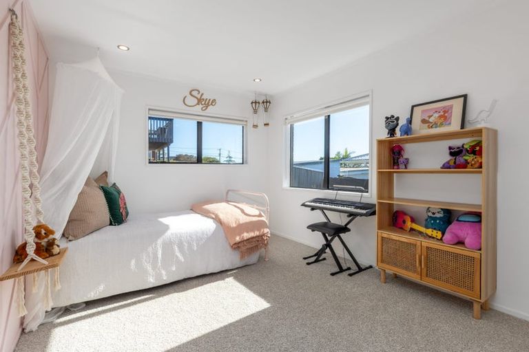 Photo of property in 2/30 Firth Road, Torbay, Auckland, 0630