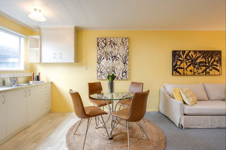 Photo of property in 2/1 Gardiner Street, Westshore, Napier, 4110