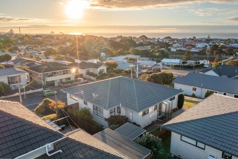 Photo of property in 47 Paynters Avenue, Strandon, New Plymouth, 4312